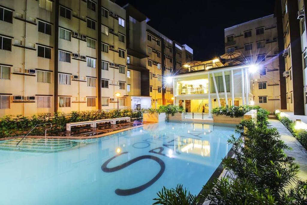 Two Bedroom In A Great Location Centrally Located Iloilo City Buitenkant foto